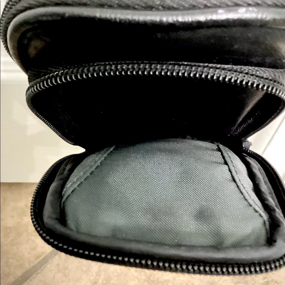 Black Leather Classic Logic Small Camera Case - Picture 9 of 10